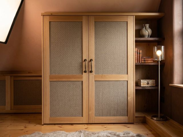Einbauschrank aus Lärche